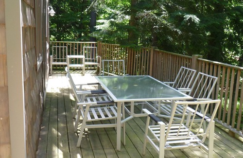 Petoskey Cottage | Walloon Lake Guest House Cottage ~ Beautiful And Secluded Getaway!