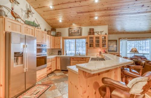 Deer Park House | Wallowa with Western Charm - Meredith Lodging