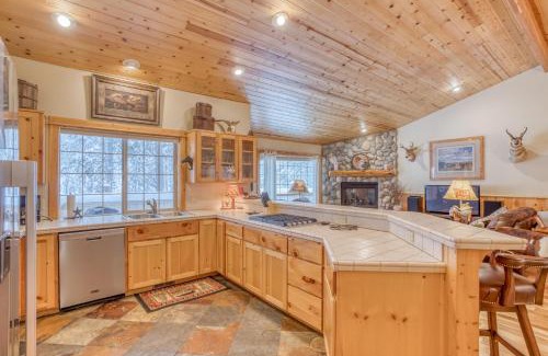 Deer Park House | Wallowa with Western Charm - Meredith Lodging