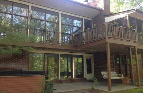 High Point House | Walls Of Glass Overlook Tranquil Deep Water Cove - Incredible Mid-Lake Location