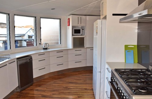 South West Rocks House | Wally's Folly - walk to the beach