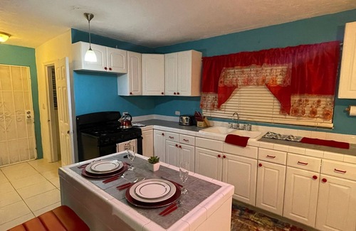 Nassau House | Wally's Haven