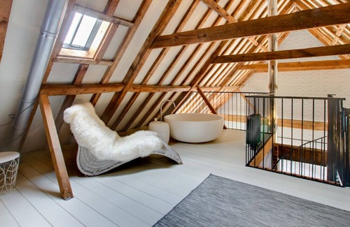 Toft Monks House | Walnut Barn - Four Bedroom House, Sleeps 8