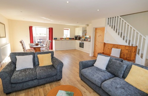 Ardens Grafton Cottage | Walnut Cottage