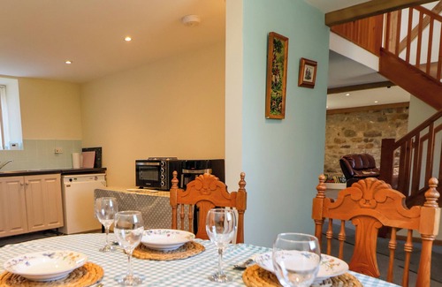 Flintshire Cottage | WALNUT COTTAGE, family friendly, character holiday cottage in Halkyn