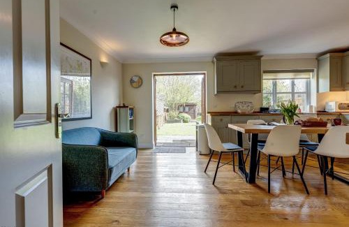 Evenley House | Walnut Cottage
