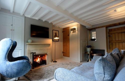 Moreton-in-Marsh House | Walnut Cottage