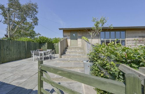 Teigngrace Cottage | WALNUT COTTAGE, pet friendly, country holiday cottage in Newton Abbot