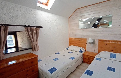 Masserac Cottage | Walnut Cottage, South Brittany cottage, free bikes, WiFi, near village