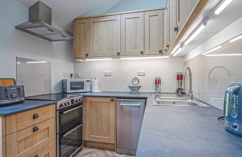 Buxton Cottage | Walnut Cottage - UK43995