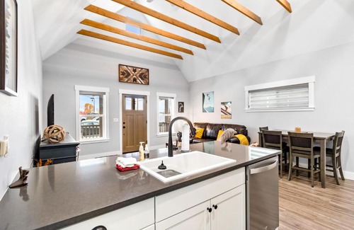 Sandpoint House | Walnut Cottage