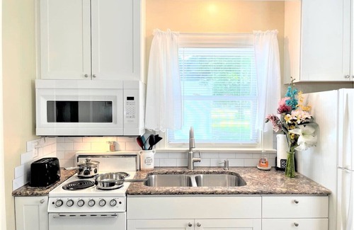 Paulding House | Walnut - Family Neighborhood, Pet Friendly