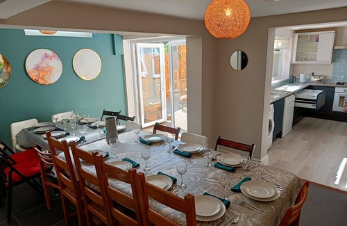 Margate Cottage | Walpole FRONT House: sleeps 13 people in 5 bedrooms
