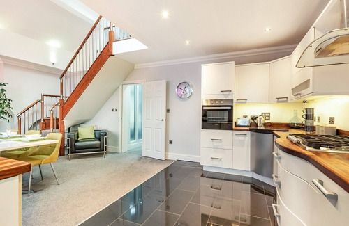 Cliftonville Cottage | Walpole Heights Penthouse