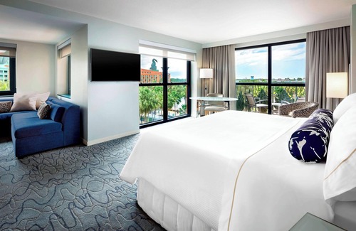 Bay Lake Resort | Walt Disney World Swan