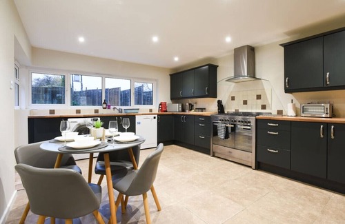 Shirrell Heath House | Waltham's Bungalow | Spacious 3 Bedroom