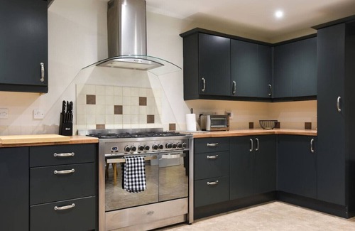 Shirrell Heath House | Waltham's Bungalow | Spacious 3 Bedroom