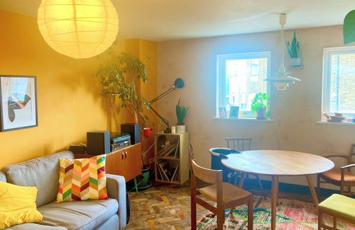Markhouse Apartment | Walthamstow one bedroom flat