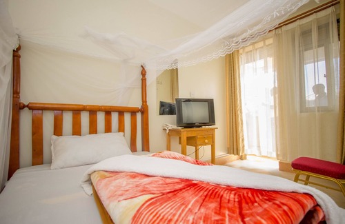 Mityana Hotel | Wamala Lake View Hotel