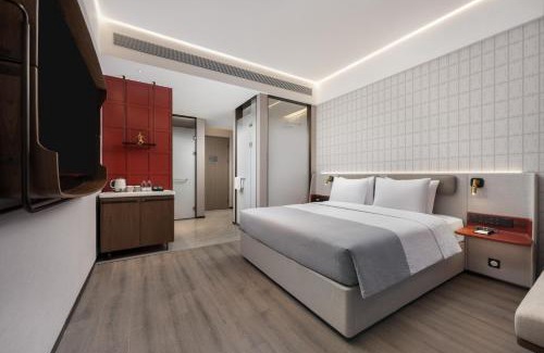 Middle Chaoyang Hotel | Wanda Moments Beijing Qianmen Hotel - Close to Tiananmen Square