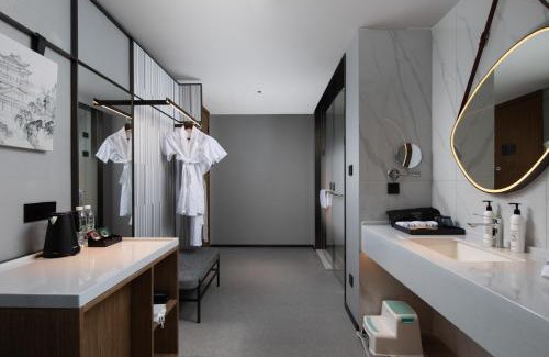 Xihu Hotel | Wanda Moments Nanchang Xihu