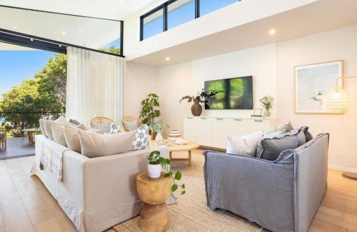 Suffolk Park House | Wanda Ocean Front - Direct access to Tallow beach