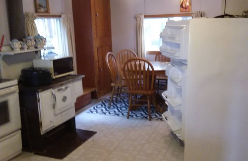 Madawaska Valley Cottage | Wandas cozy duplex cabin