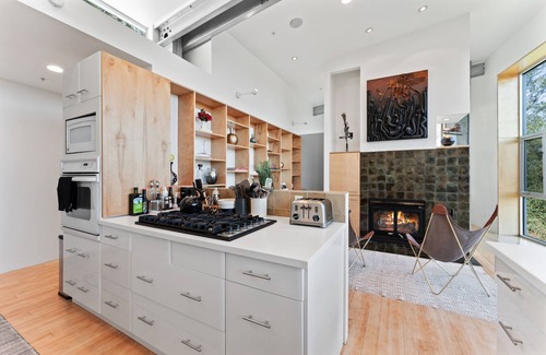 Santa Rosa House | Wander Sonoma Hills sleeps 8, w/gym/Workstations & Hot tub, 4 Bedrooms