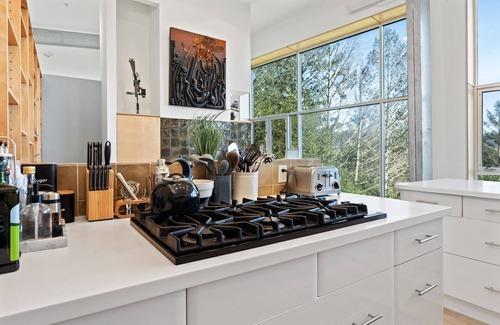 Santa Rosa House | Wander Sonoma Hills sleeps 8, w/gym/Workstations & Hot tub, 4 Bedrooms