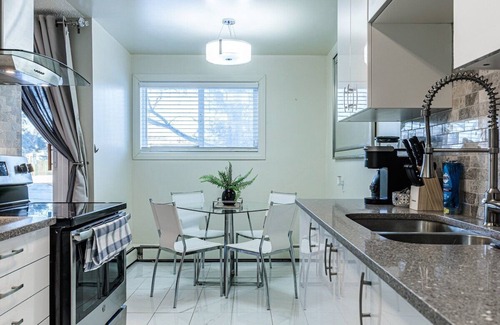 Southwest Edmonton Apartment | "Wander" Stunning 2 Bedroom Condo