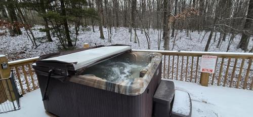 Paradise Point House | Wandering Woods- 3 Bedroom Home with Hot Tub and Firepit