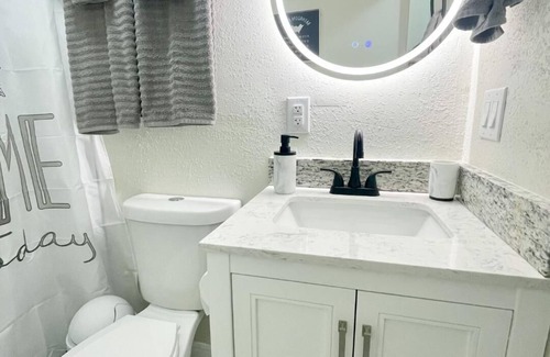 Citrus Park Cabin | Wanderlust Guest House