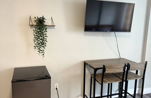Eau Claire Apartment | Wanderlust Haven: Urban Oasis in Calgary Downtown