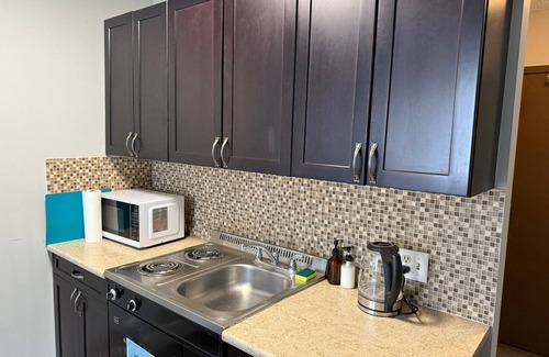 Eau Claire Apartment | Wanderlust Haven: Urban Oasis in Calgary Downtown