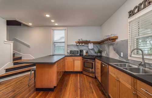 Tyler Park House | Wanderlust - Hot tub/fire pit - Location!