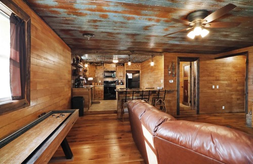 Grandview Plaza Apartment | Wanderlust Suite - 2 Bed, 2 Bath Getaway