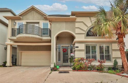 Uptown Villa | WANDERLUST villa near GALLERIA MALL