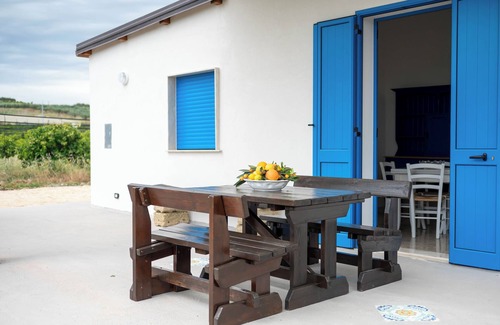 Ribera House | Waning Moon - Among the Citrus Trees in Ribera