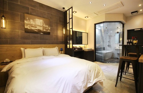 Wanju Hotel | Wanju Wine