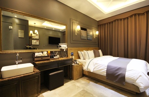 Wanju Hotel | Wanju Wine