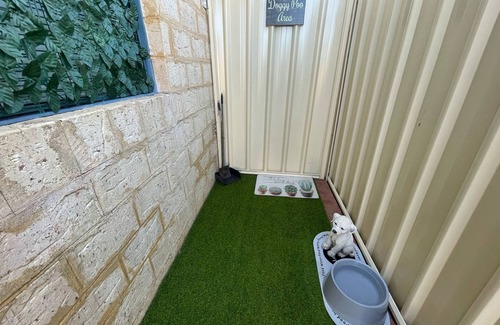 Wannanup Cabin | Wannanup Retreat Short Stay Accommodation. Pet-Friendly!