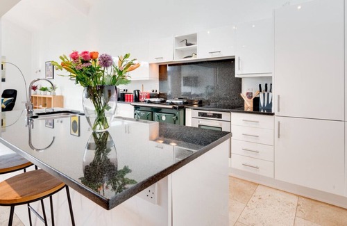 Littlebredy House | Wans Barton - Four Bedroom House, Sleeps 10