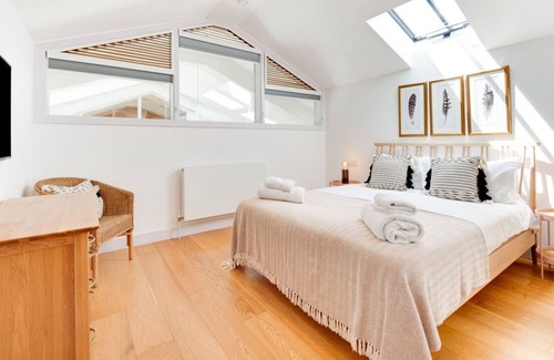 Littlebredy House | Wans Barton - Four Bedroom House, Sleeps 10