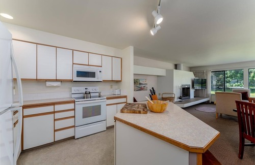 Wapato Point Condo | Wapato Point Condo on Lake Chelan with Resort Amenities! 2Bed/2Bath, Ground Floor-Unit 655