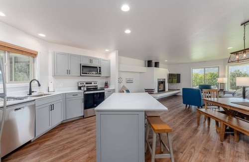 Wapato Point Condo | Wapato Point Condo with Resort Amenities! 2bed/2bath, ground floor w/washer, unit 611