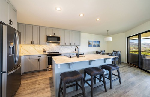 Wapato Point Condo | Wapato Point Halmalka Condo 510-A, 3 bed 2 bath, Sleeps 8, Next to Outdoor Pool