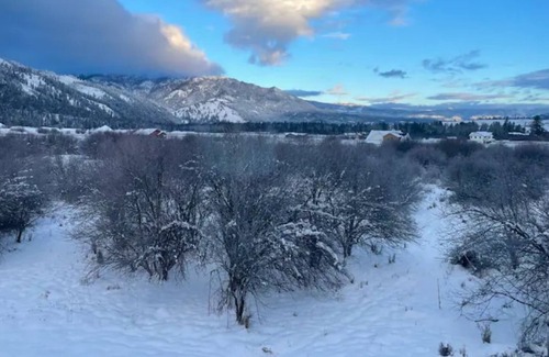 Garden Valley House | Wapiti Cottage
