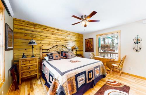 Grand Lake House | Wapiti Point - Guest House