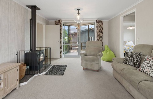 Turangi Cottage | WAPITI - TURANGI HOLIDAY HOME, family friendly in Turangi