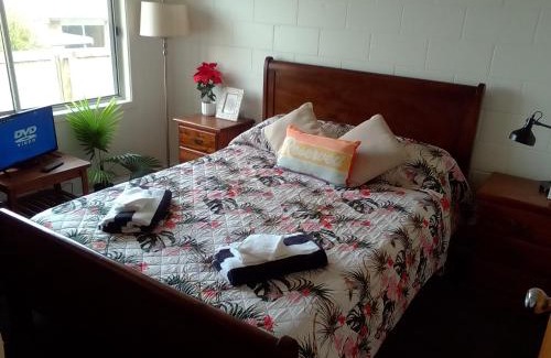 Waratah Apartment | Waratah Waterfall Retreat Unit 1 Free Pay TV In Two Rooms Free WiFi